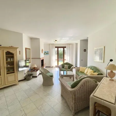 Albarella With Sea View And Pool Villa