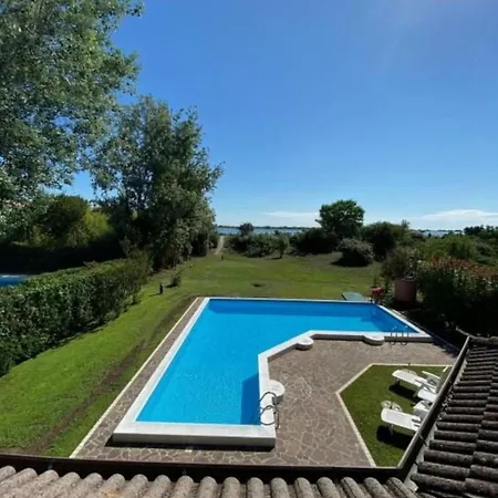 Albarella With Sea View And Pool Villa